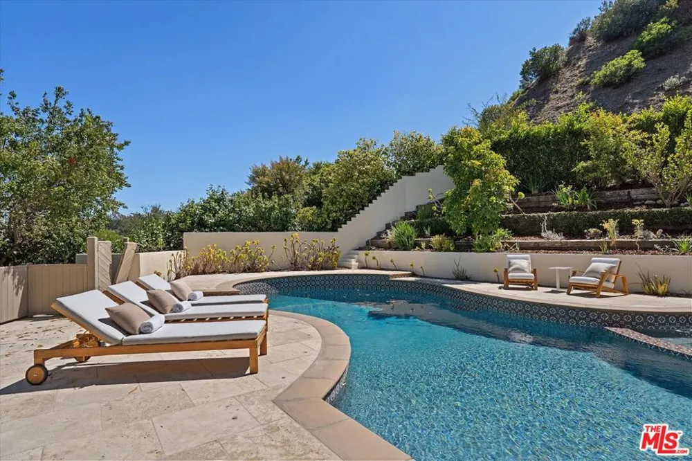 9830 Beeson Drive Los Angeles, CA 90210