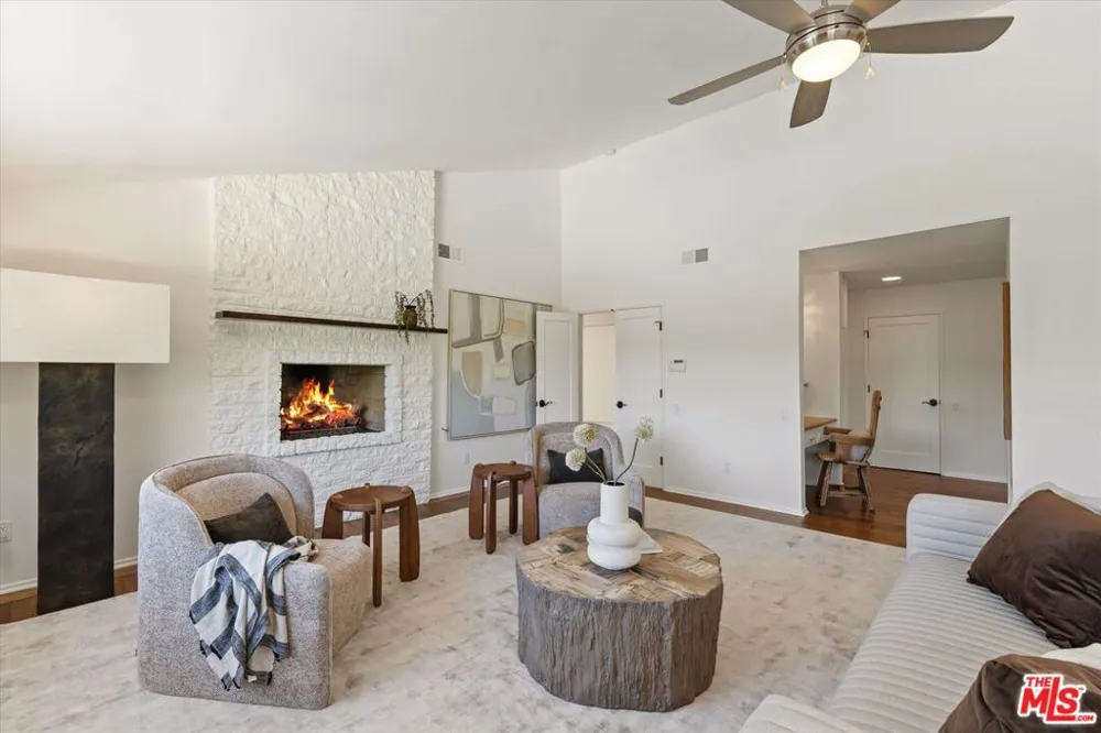 9830 Beeson Drive Los Angeles, CA 90210