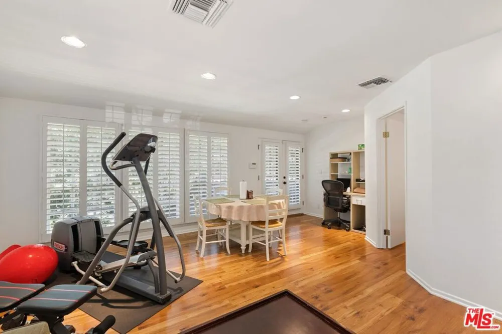 9830 Beeson Drive Los Angeles, CA 90210