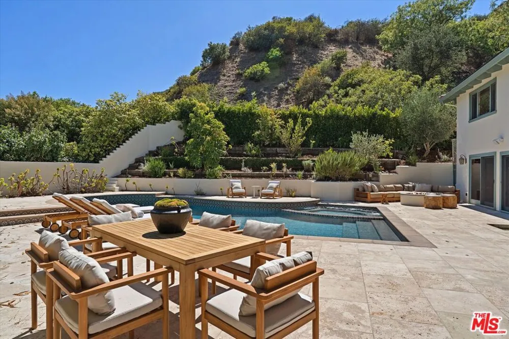9830 Beeson Drive Los Angeles, CA 90210