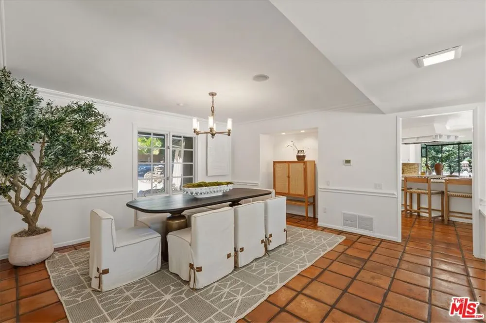 9830 Beeson Drive Los Angeles, CA 90210