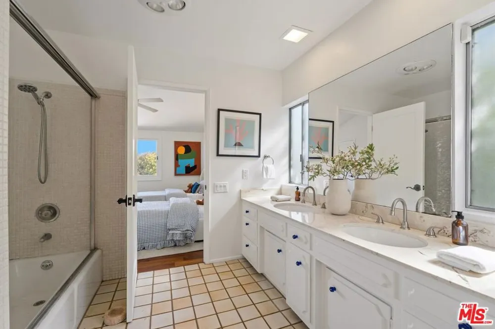 9830 Beeson Drive Los Angeles, CA 90210