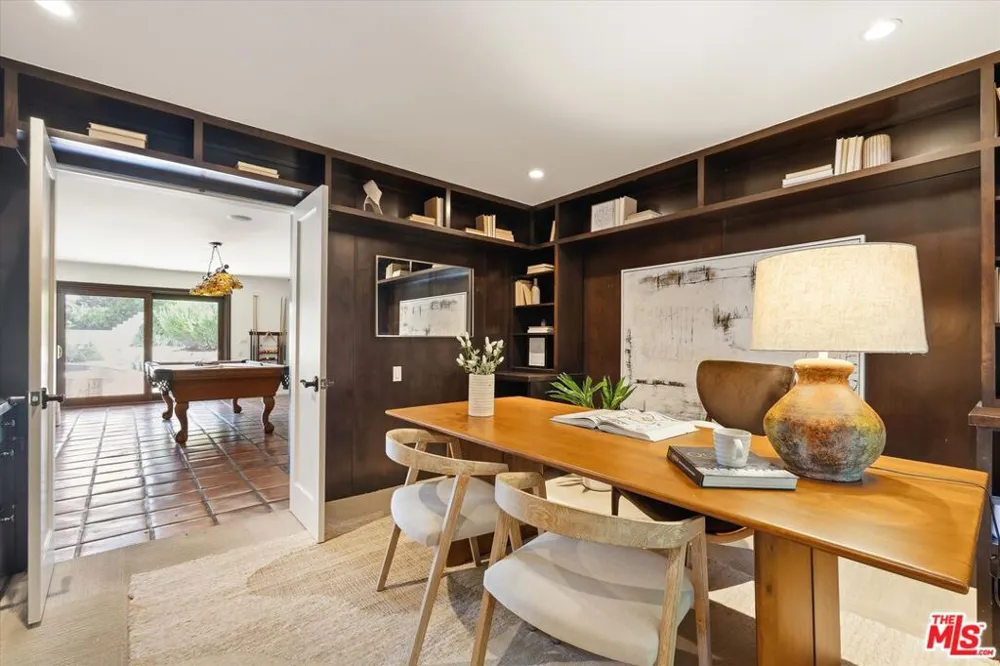 9830 Beeson Drive Los Angeles, CA 90210