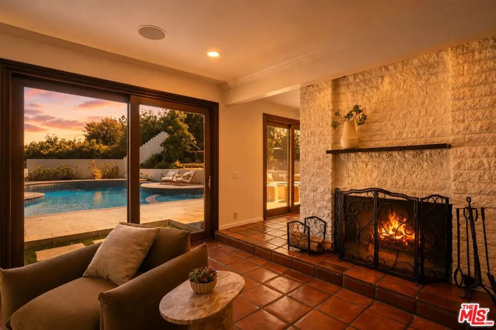 9830 Beeson Drive Los Angeles, CA 90210