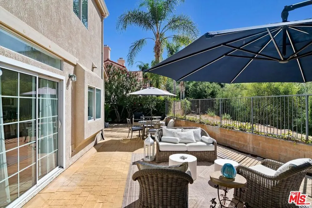 4724 Rhapsody Drive Oak Park, CA 91377