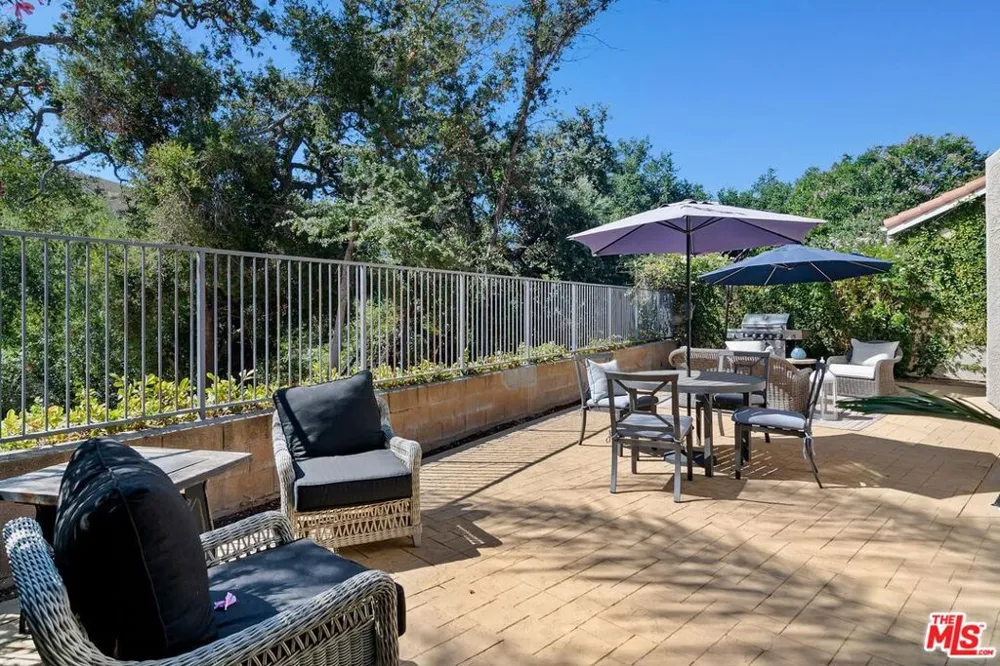4724 Rhapsody Drive Oak Park, CA 91377