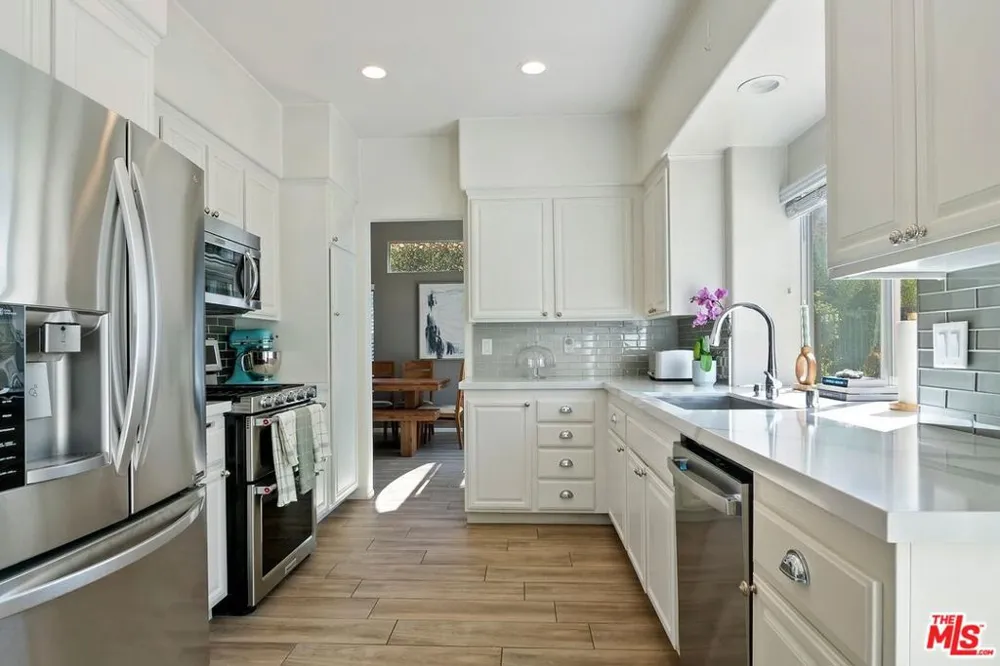 4724 Rhapsody Drive Oak Park, CA 91377