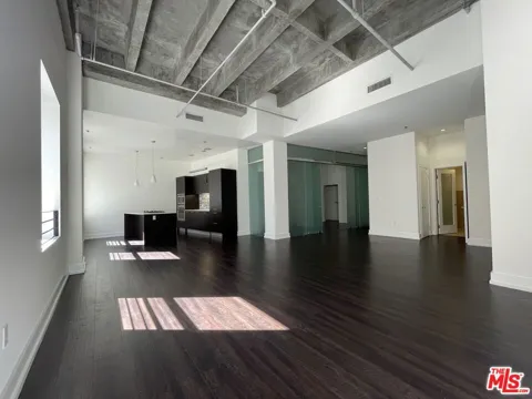 727 W 7th Street #1325