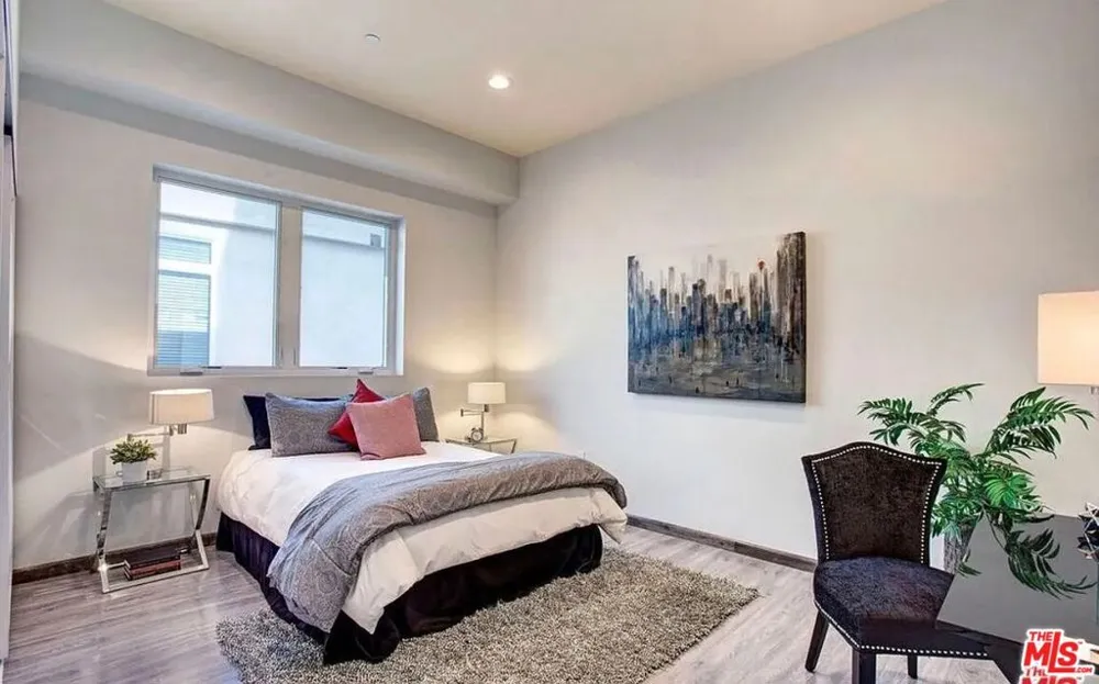 1906 Overland Avenue #202 Los Angeles, CA 90025