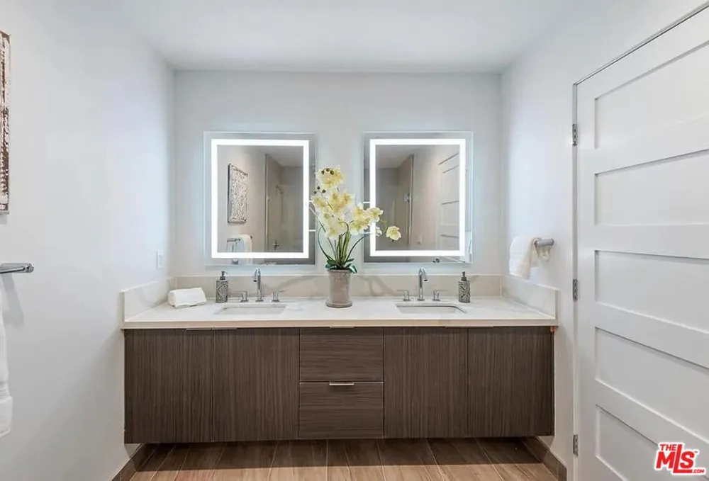 1906 Overland Avenue #202 Los Angeles, CA 90025