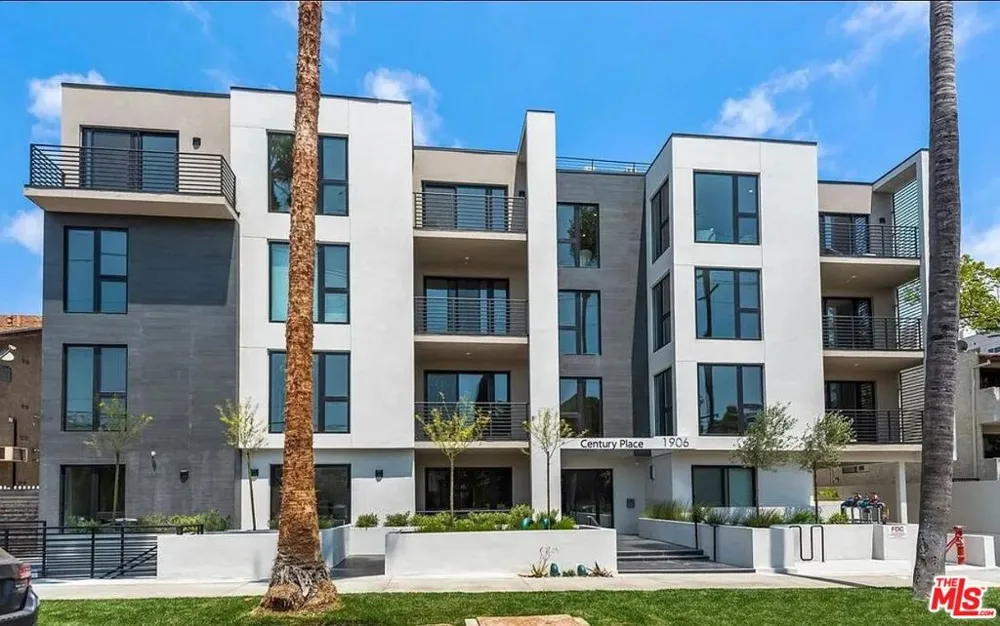 1906 Overland Avenue #202 Los Angeles, CA 90025