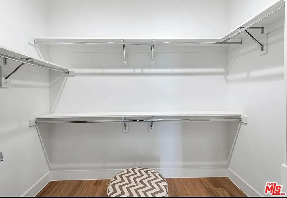 1906 Overland Avenue #202 Los Angeles, CA 90025