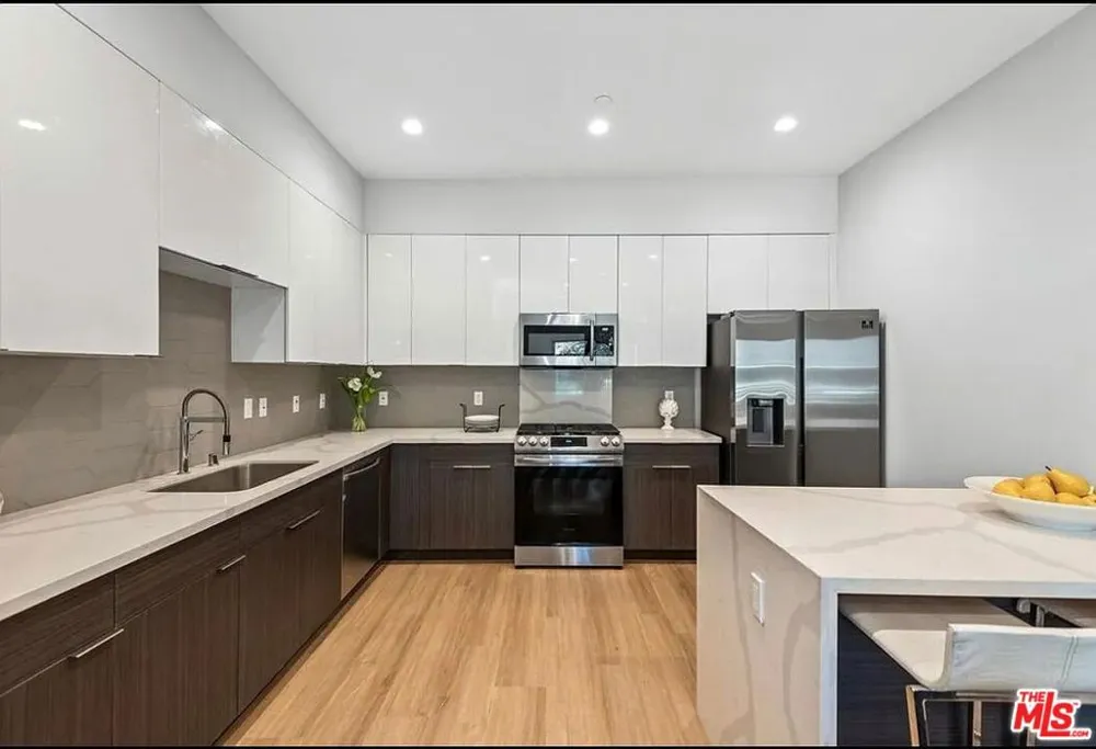 1906 Overland Avenue #202 Los Angeles, CA 90025