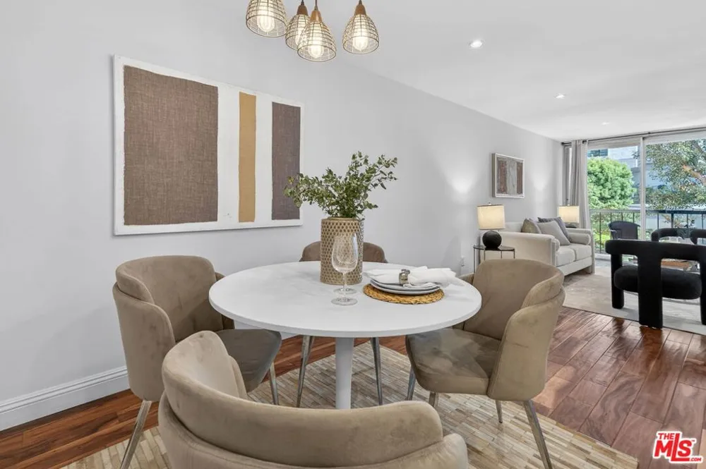8530 Holloway Drive #303 West Hollywood, CA 90069