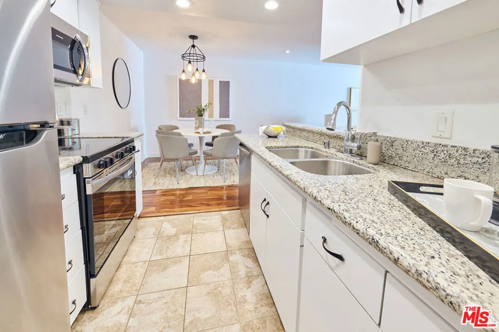 8530 Holloway Drive #303 West Hollywood, CA 90069