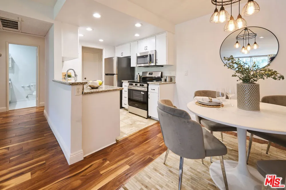 8530 Holloway Drive #303 West Hollywood, CA 90069