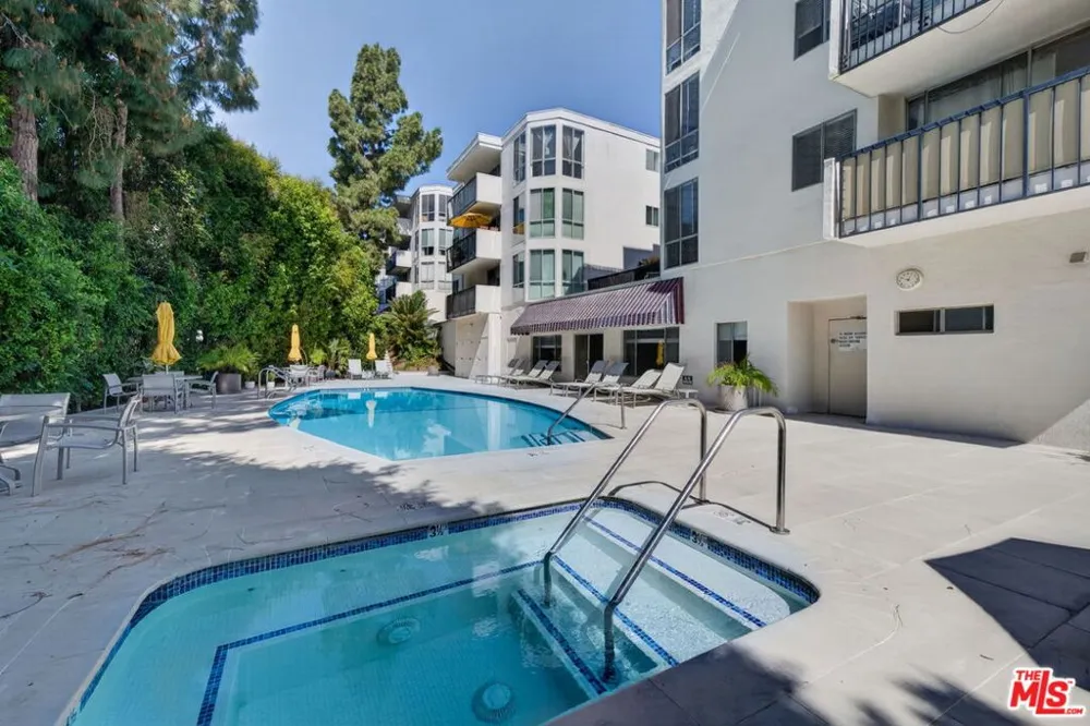 8530 Holloway Drive #303 West Hollywood, CA 90069