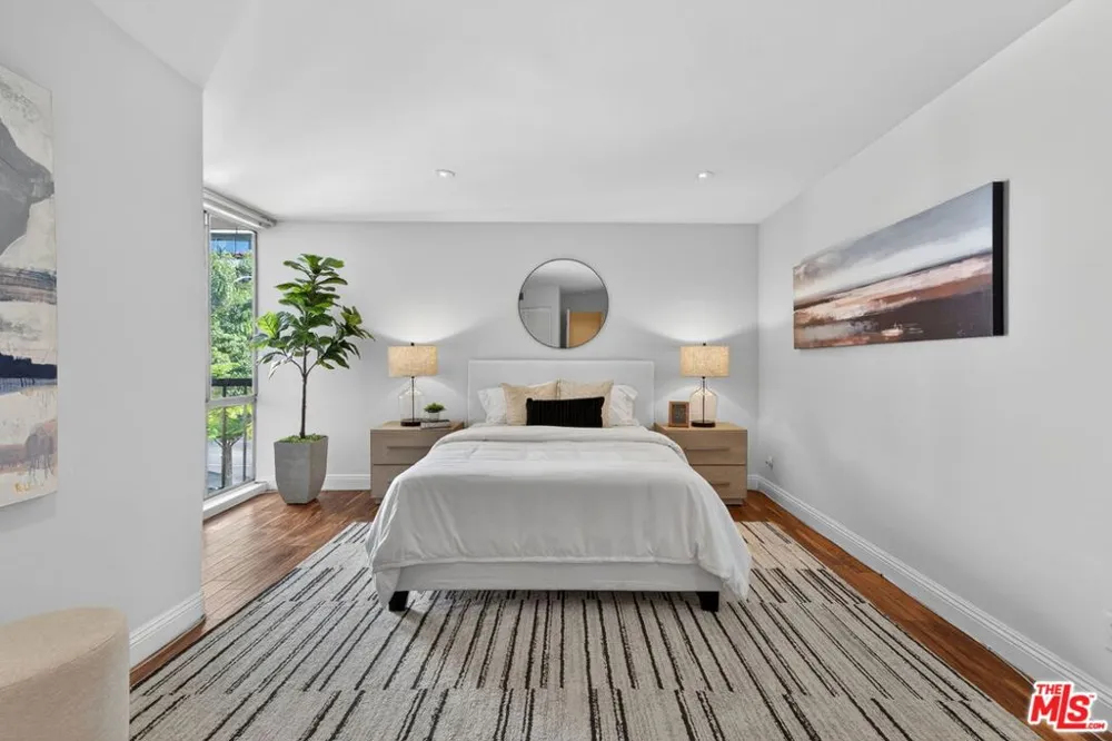 8530 Holloway Drive #303 West Hollywood, CA 90069