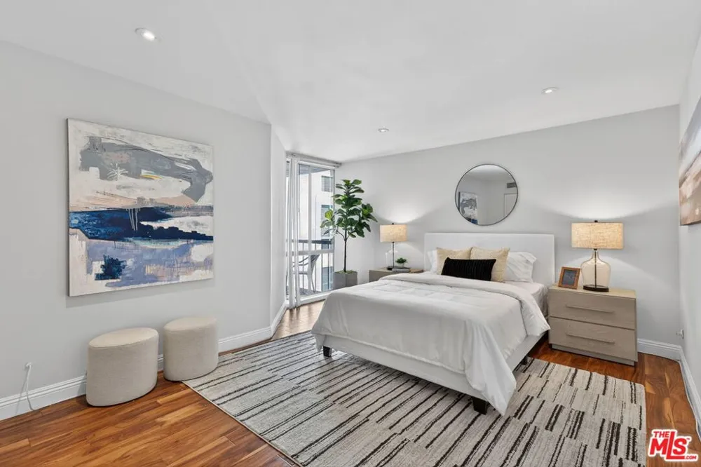 8530 Holloway Drive #303 West Hollywood, CA 90069