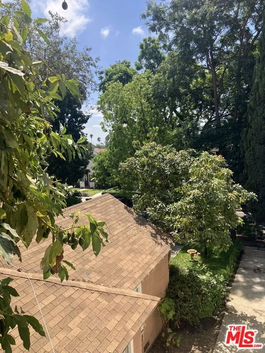 7521 Hampton Avenue #303 West Hollywood, CA 90046