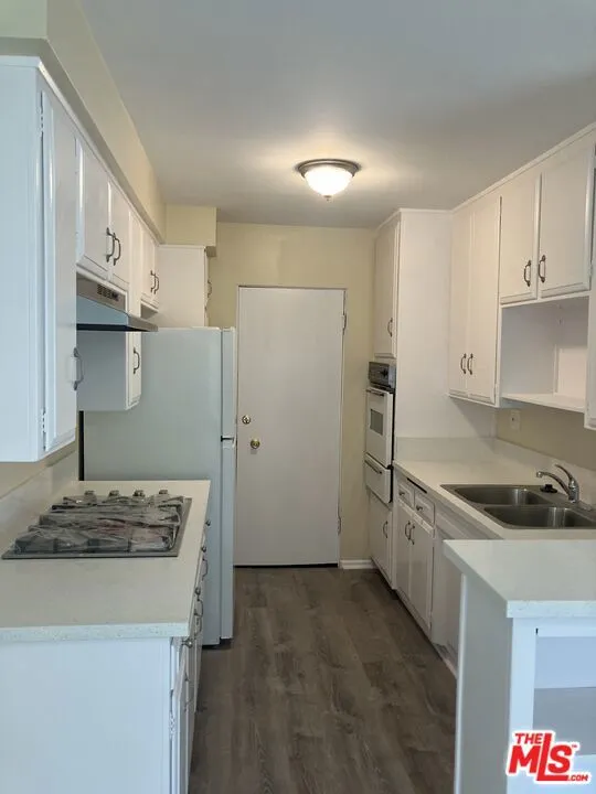 7521 Hampton Avenue #303 West Hollywood, CA 90046