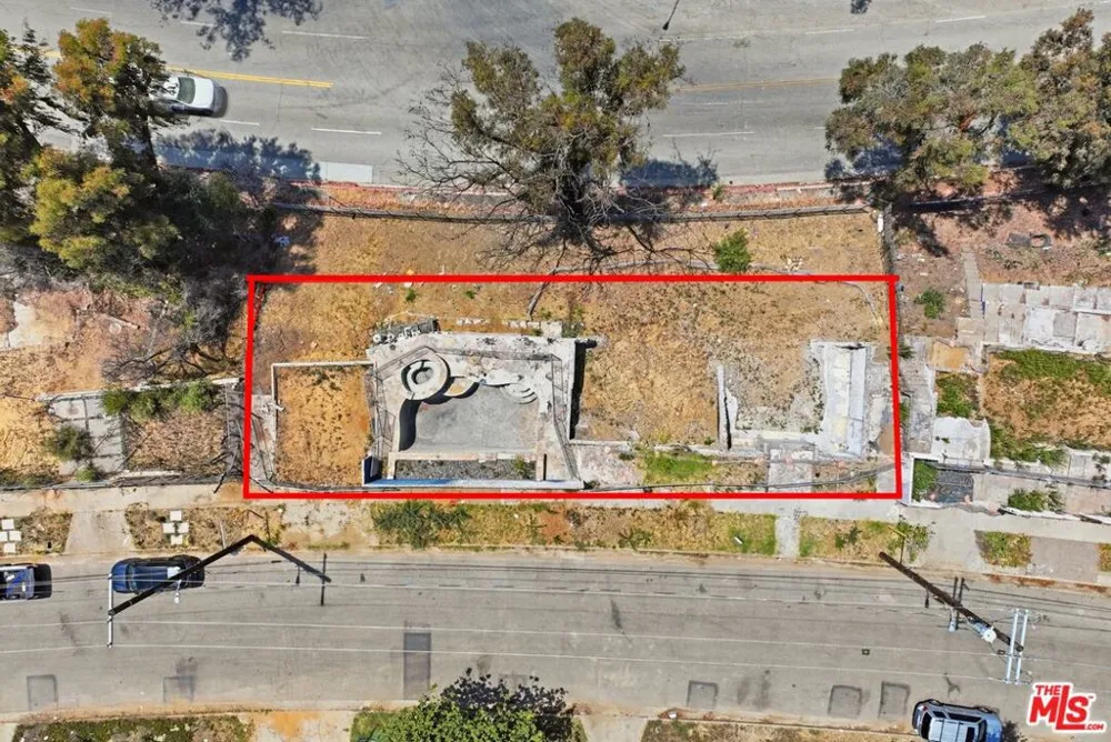 545 Las Casas Avenue Los Angeles, CA 90272