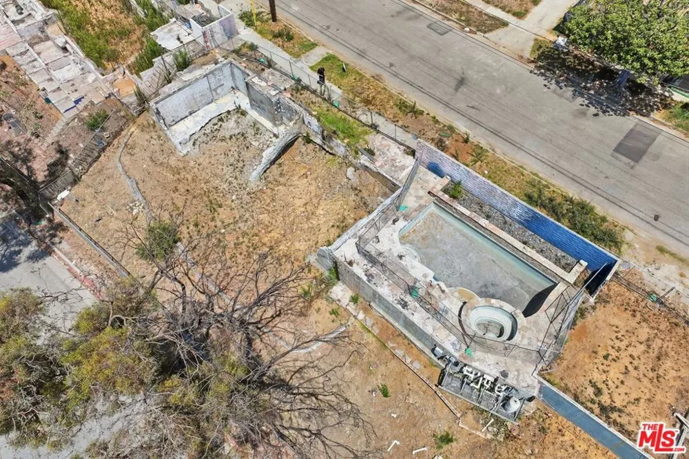 545 Las Casas Avenue Los Angeles, CA 90272