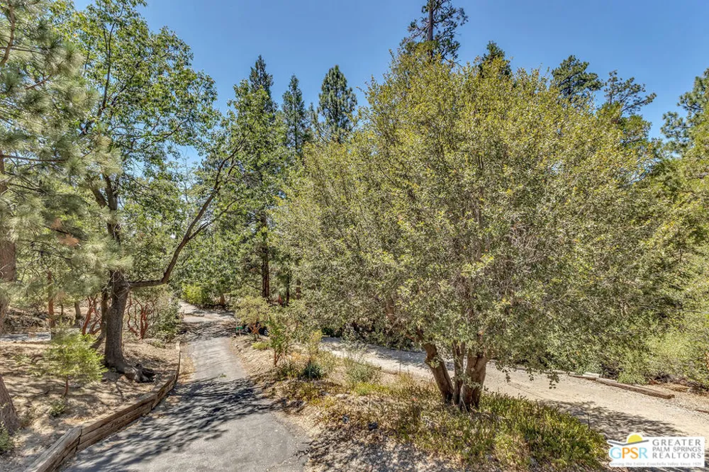25280 Azalea Drive Idyllwild, CA 92549