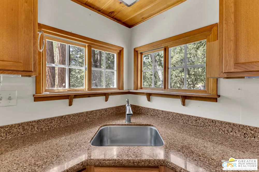 25280 Azalea Drive Idyllwild, CA 92549