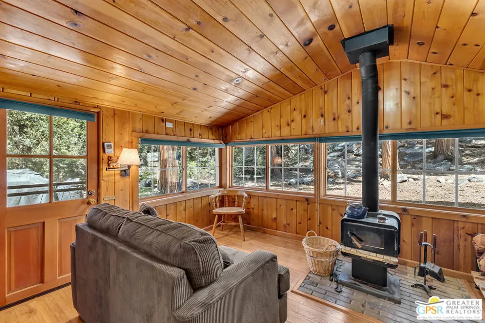25280 Azalea Drive Idyllwild, CA 92549