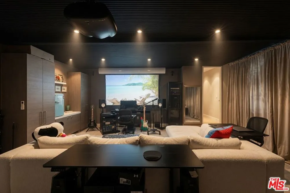 2715 Edwin Place Los Angeles, CA 90046