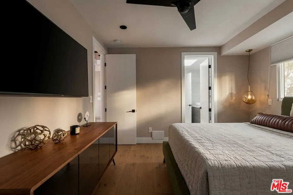 2715 Edwin Place Los Angeles, CA 90046