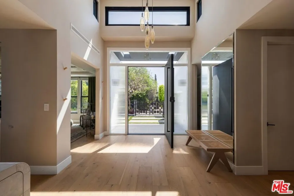 2715 Edwin Place Los Angeles, CA 90046