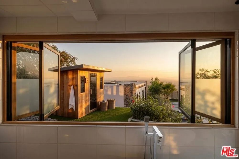 2715 Edwin Place Los Angeles, CA 90046