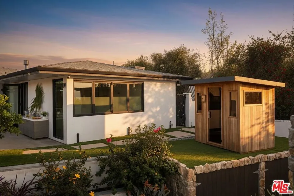 2715 Edwin Place Los Angeles, CA 90046