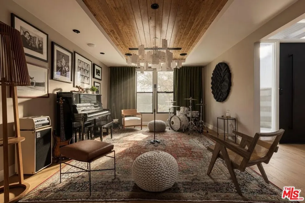 2715 Edwin Place Los Angeles, CA 90046