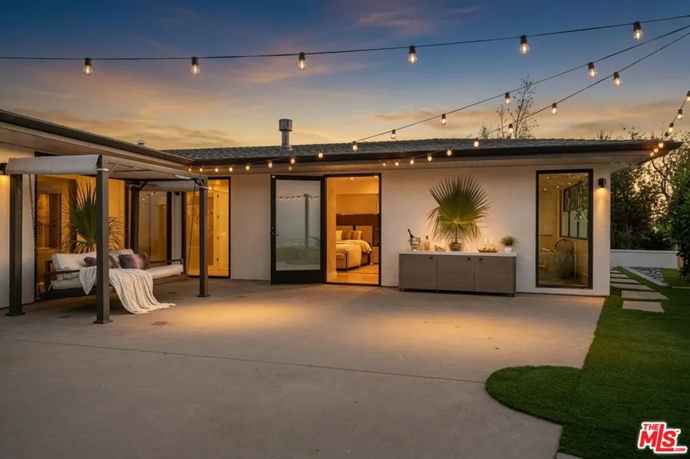 2715 Edwin Place Los Angeles, CA 90046