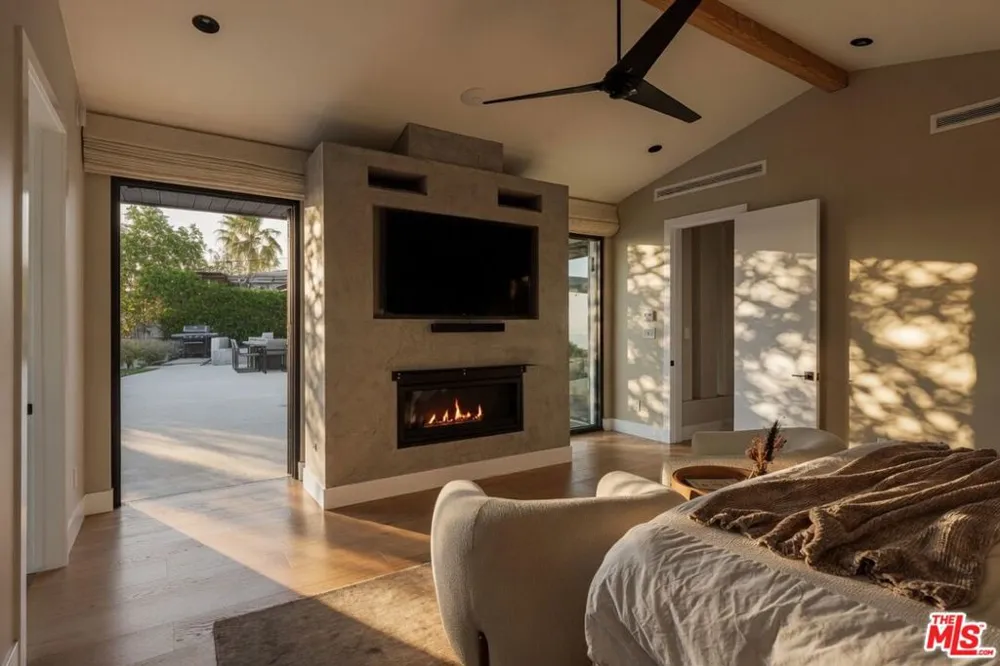 2715 Edwin Place Los Angeles, CA 90046