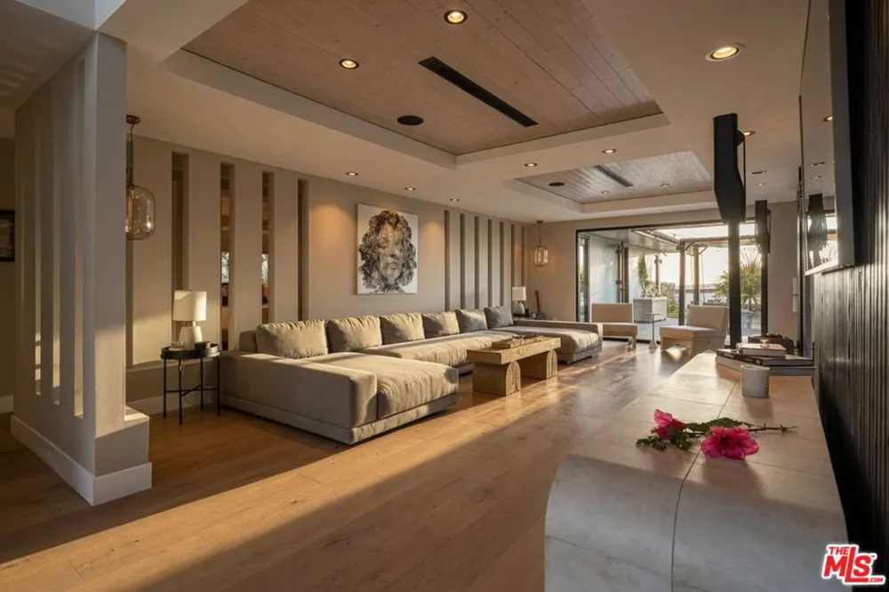 2715 Edwin Place Los Angeles, CA 90046