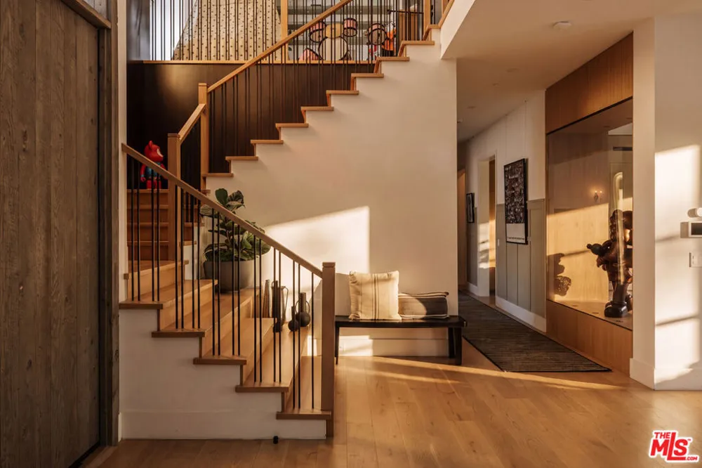 5330 Amestoy Avenue Encino, CA 91316