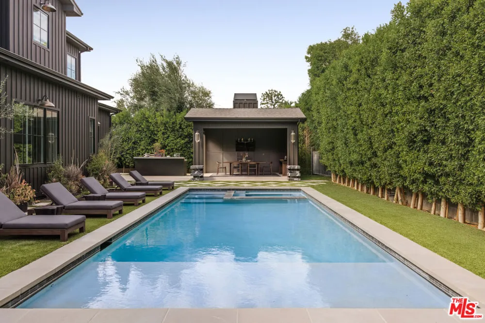 5330 Amestoy Avenue Encino, CA 91316