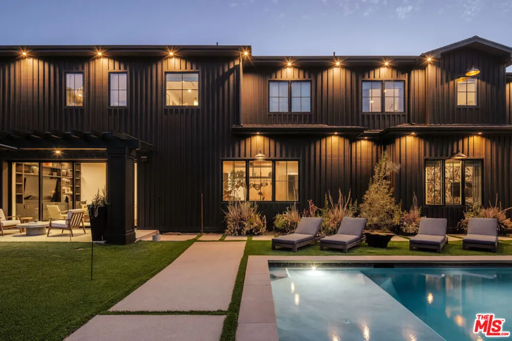 5330 Amestoy Avenue Encino, CA 91316