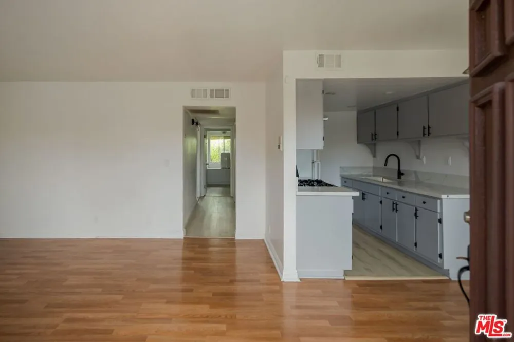 8505 Columbus Avenue #307 Los Angeles, CA 91343