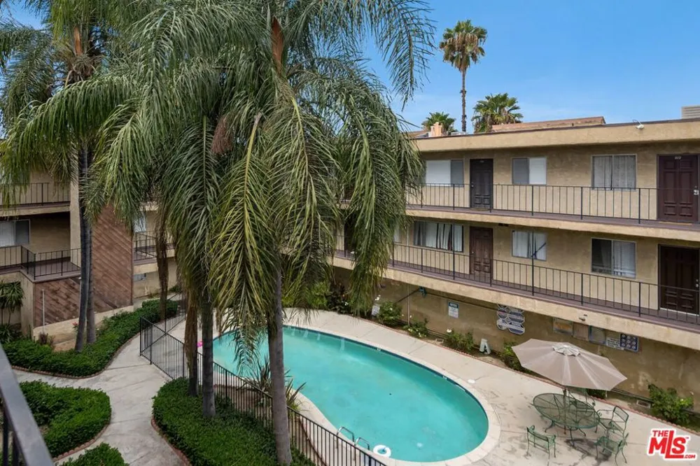 8505 Columbus Avenue #307 Los Angeles, CA 91343