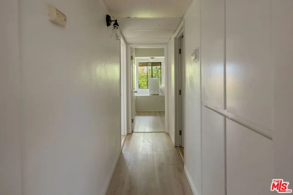 8505 Columbus Avenue #307 Los Angeles, CA 91343