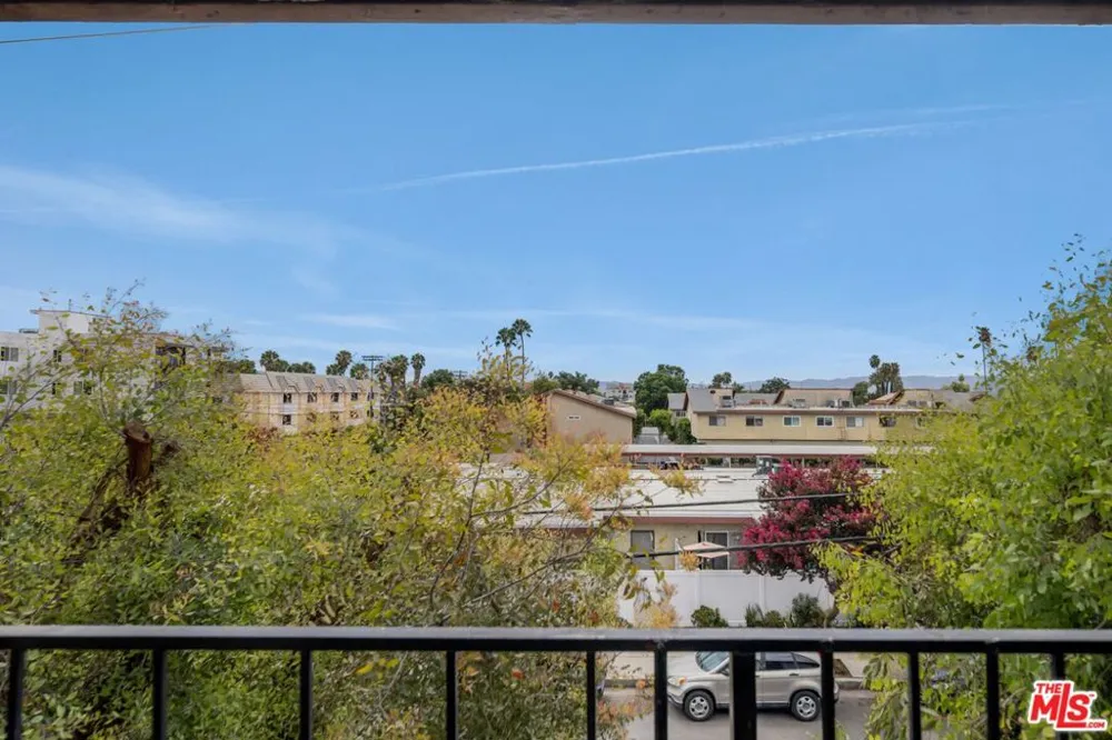 8505 Columbus Avenue #307 Los Angeles, CA 91343