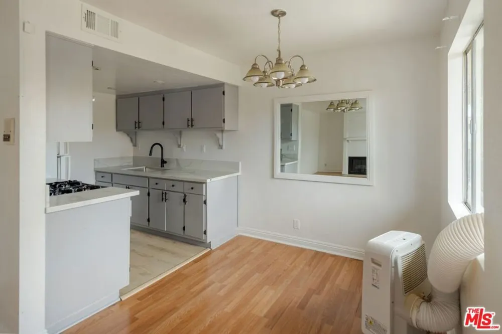 8505 Columbus Avenue #307 Los Angeles, CA 91343