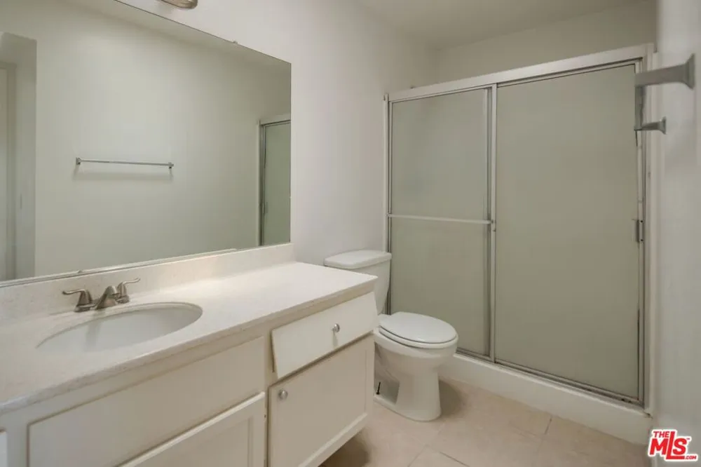 8505 Columbus Avenue #307 Los Angeles, CA 91343