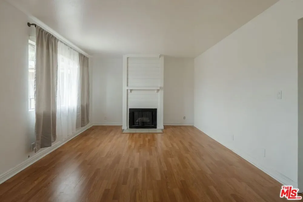 8505 Columbus Avenue #307 Los Angeles, CA 91343