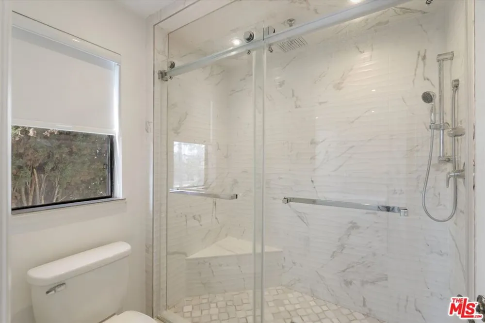 432 S Hamel Road #201 Los Angeles, CA 90048